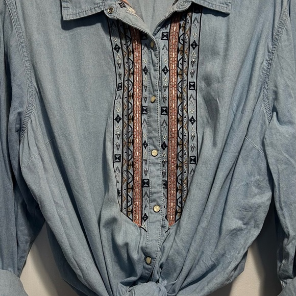 Women’s Western Chambray Blue Embroidered/Pearl Snap Shirt XXL - Picture 1 of 5